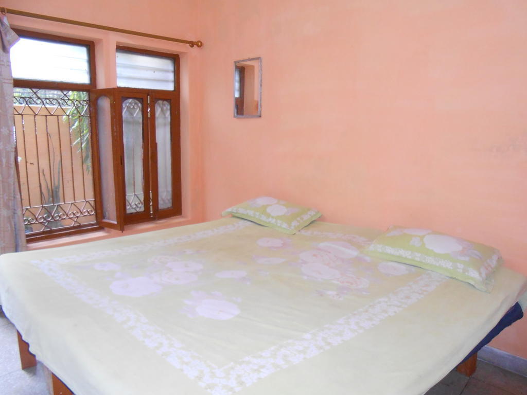 Maruti Guest House Varanasi Rom bilde